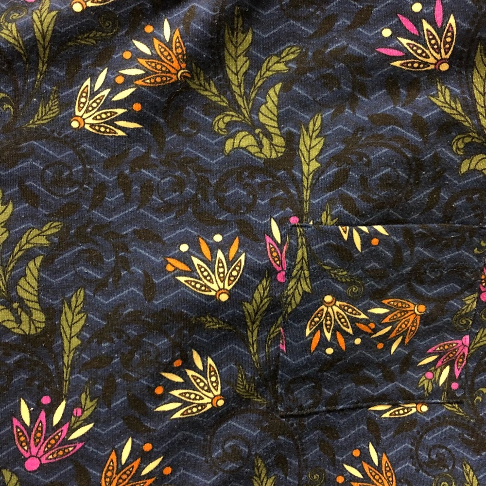 Lularoe Carly - Picture 5 of 5